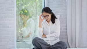 Signs You Shouldn’t Ignore: Early Signs of Mood Disorders